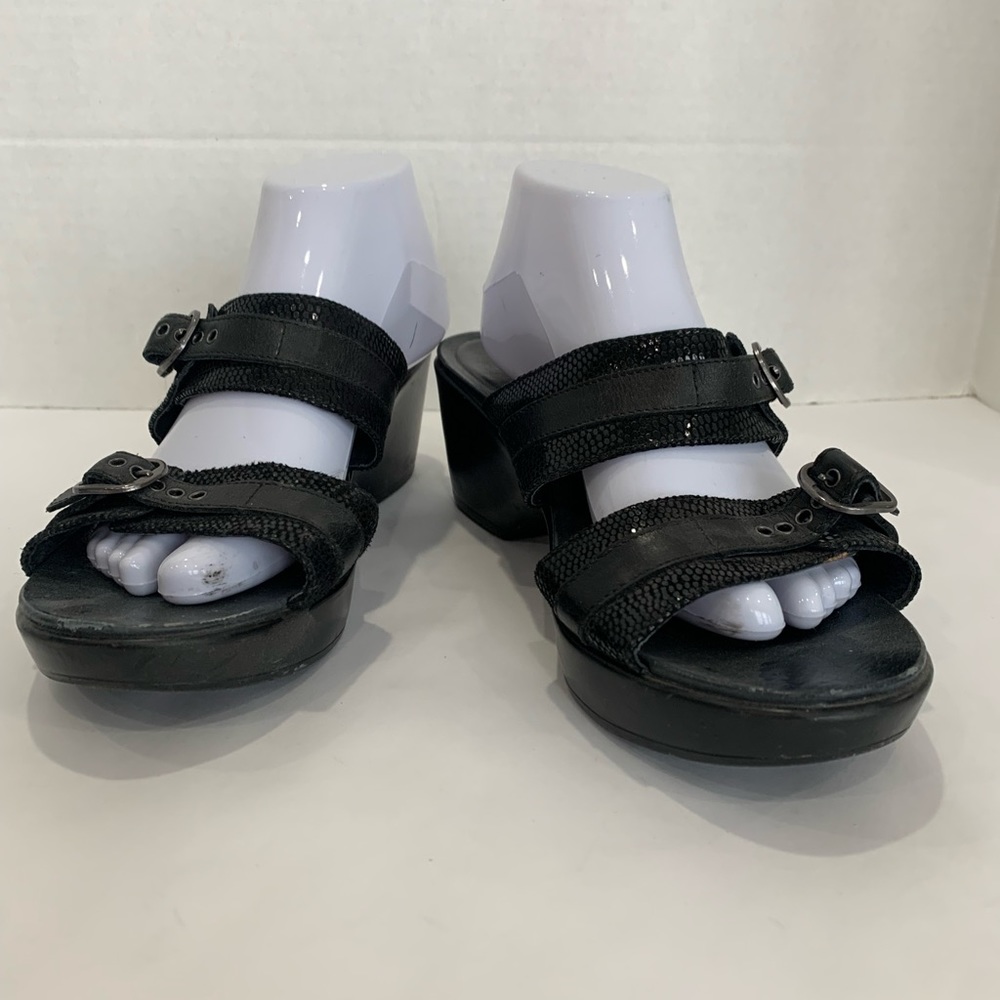 Dansko Jessie 11.5 (42 EU) style black lizard print slip on sandals with buckle